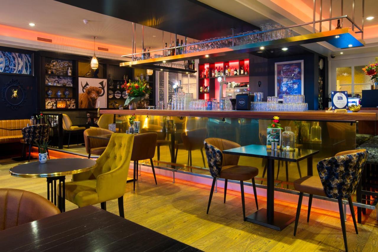 Hotel Cafe Restaurant De Posthoorn Доккум Экстерьер фото