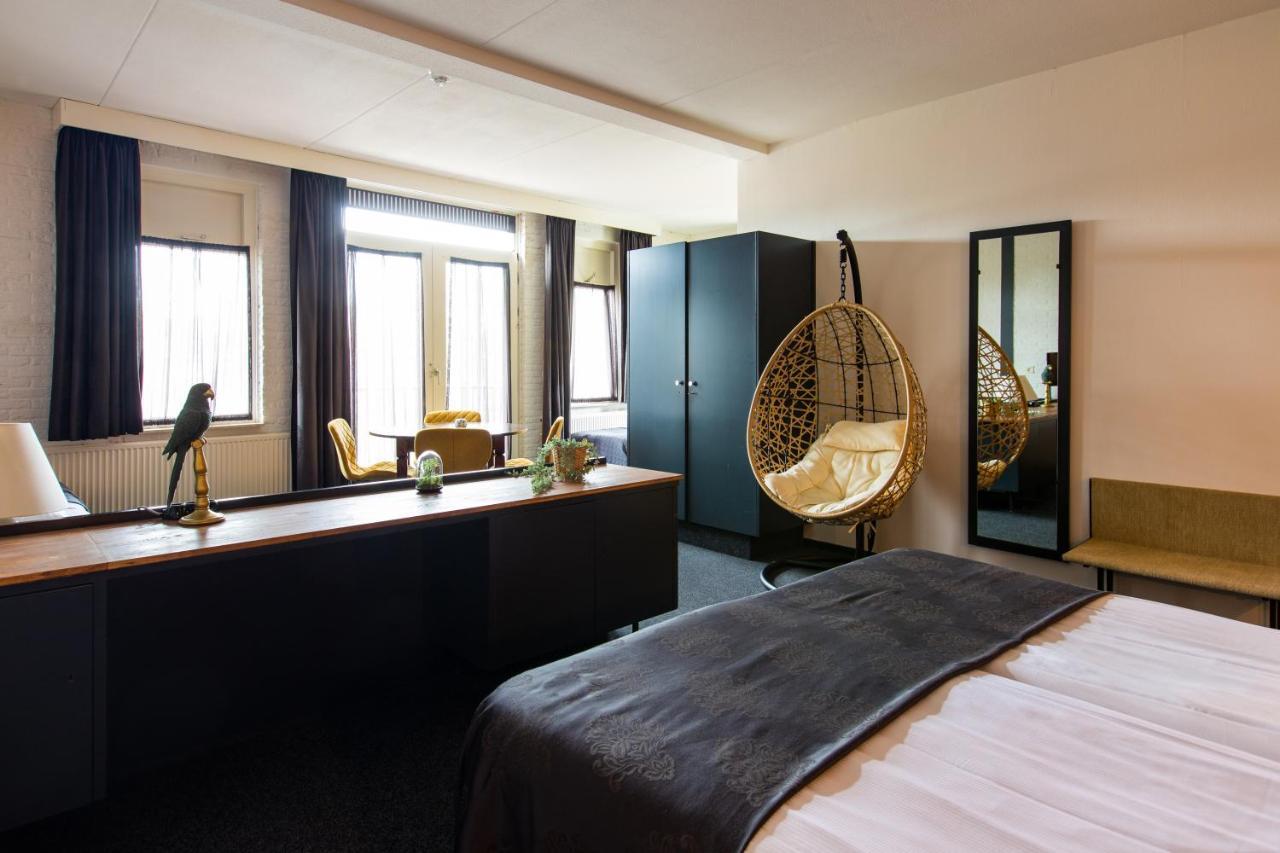 Hotel Cafe Restaurant De Posthoorn Доккум Экстерьер фото
